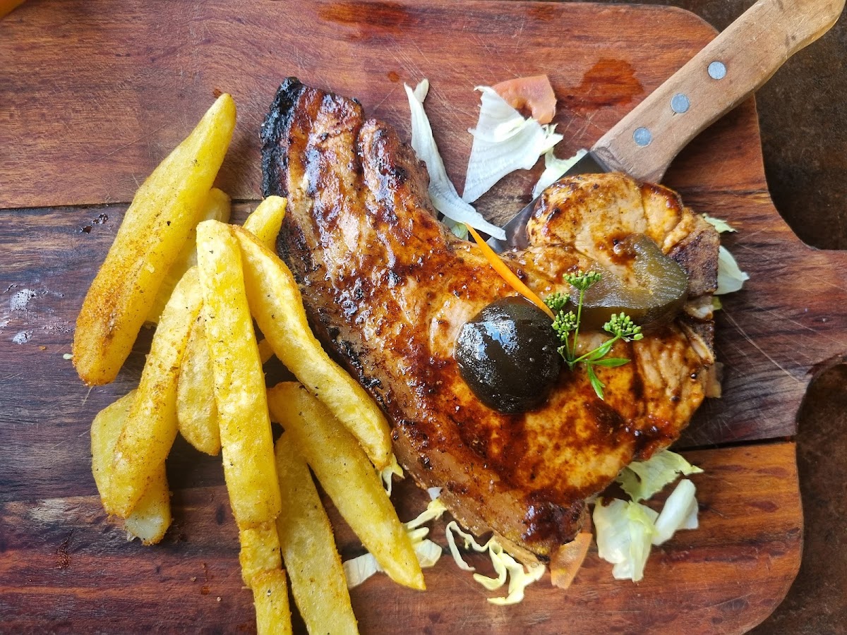 The Chubby Pig (Eatery, Gift Shop & Accommodation)-7